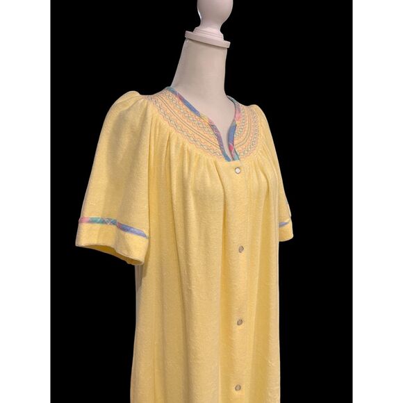 LEISURE LIFE Vtg YELLOW Housecoat Robe Short Sleeve Snaps Pockets Sz PM - Picture 2 of 5